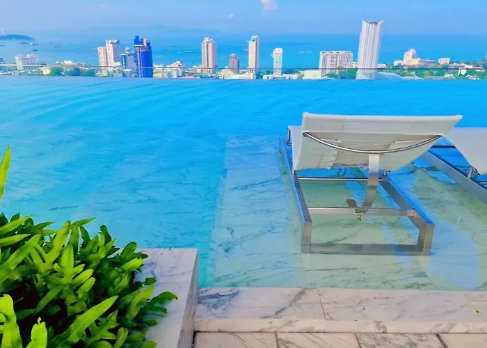 Once Pattaya Seaview Condo