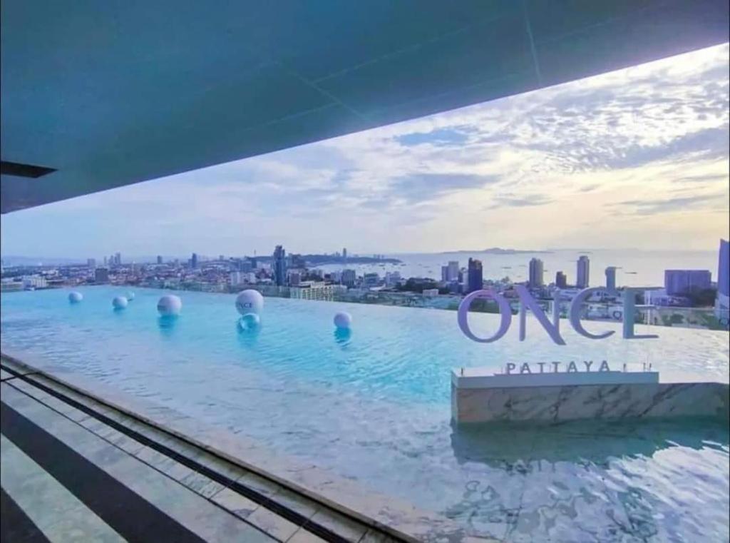 Once Seaview Aparthotel Pattaya